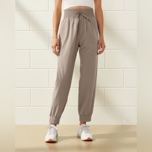 Abercrombie and Fitch YPB Motionteck Jogger Tan Size XS - Picture 3 of 12